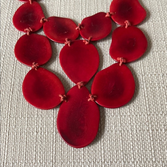 Elegant Red Necklace - Picture 2 of 5